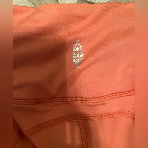 FP Movement High-Rise Ankle Breathe Deeper Leggings Size S Crush Blush/Peach NWT - Picture 11 of 11